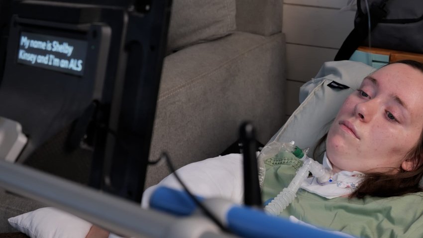 Shelby Kinsey, a 22-year-old Texas resident, was diagnosed with ALS in 2024.