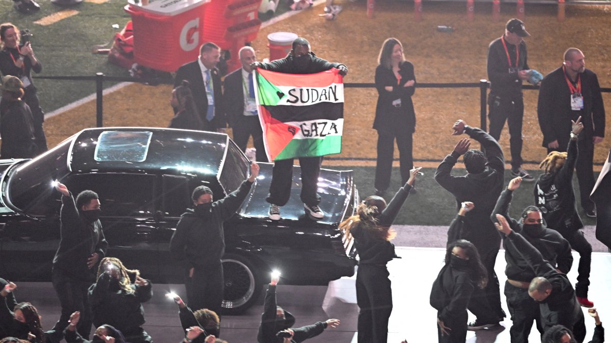 Super Bowl halftime show dancer displays Palestinian flag during Kendrick Lamar performance