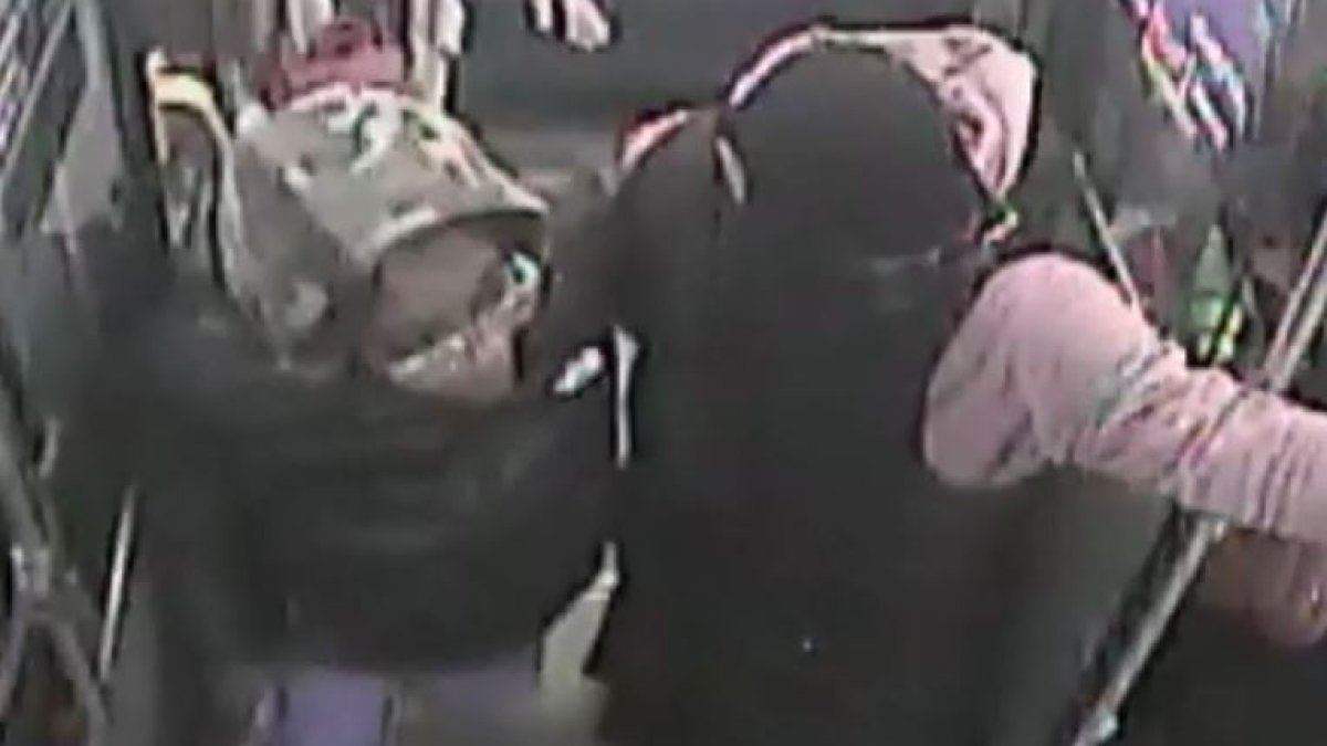 5 sought after woman attacked on SEPTA bus in North Philly – NBC10 ...
