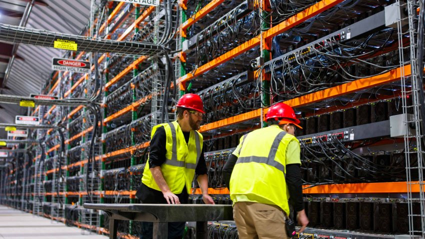 [CNBC] A ‘very rare trend’ is taking place in the fixed-income market, led by a booming trade in AI data center bonds