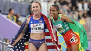 Shelby Houlihan and Freweyni Hailu