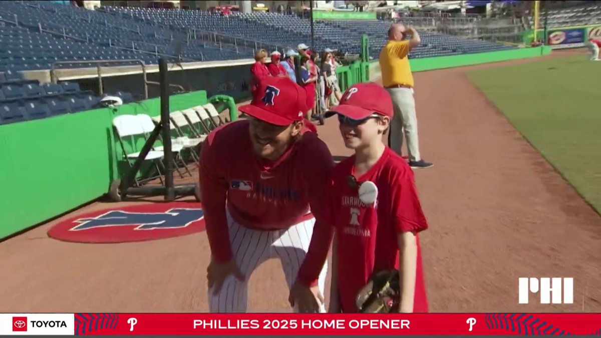 WATCH: Bryson Stott makes young Phillies fan's wish come true