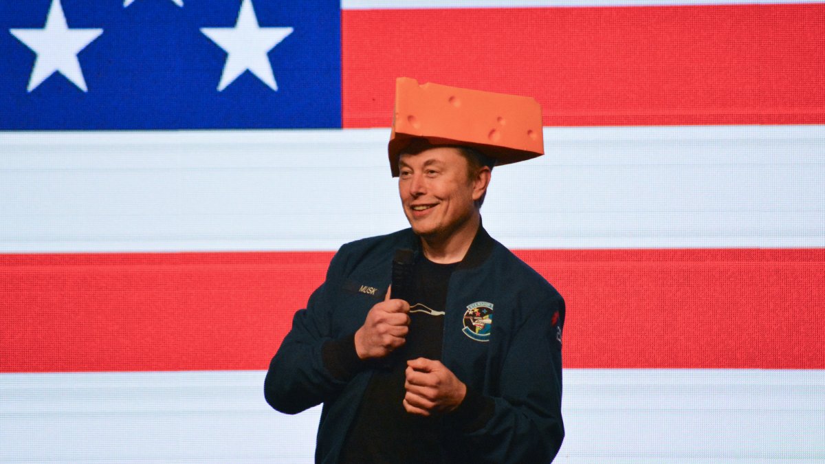 Elon Musk hands out $1 million payments ahead of key Wisconsin election ...