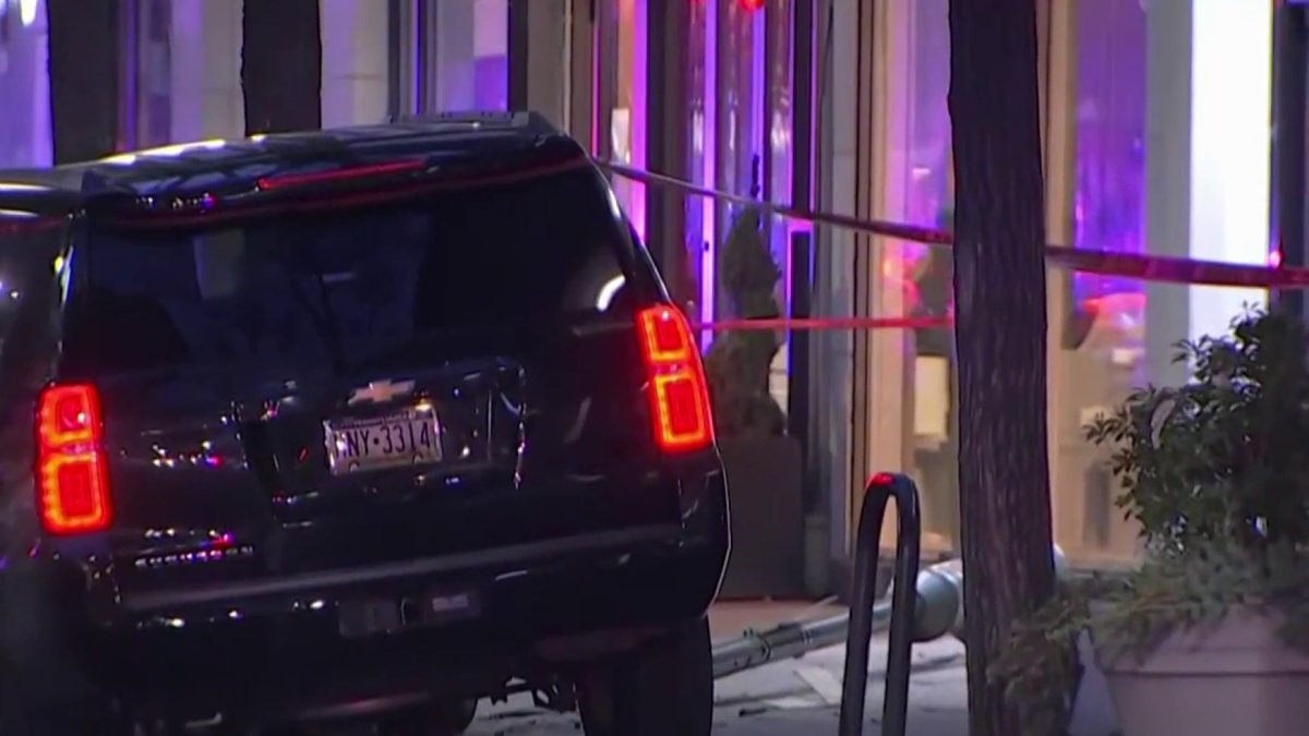 Man killed in double shooting outside hookah lounge in Center City ...