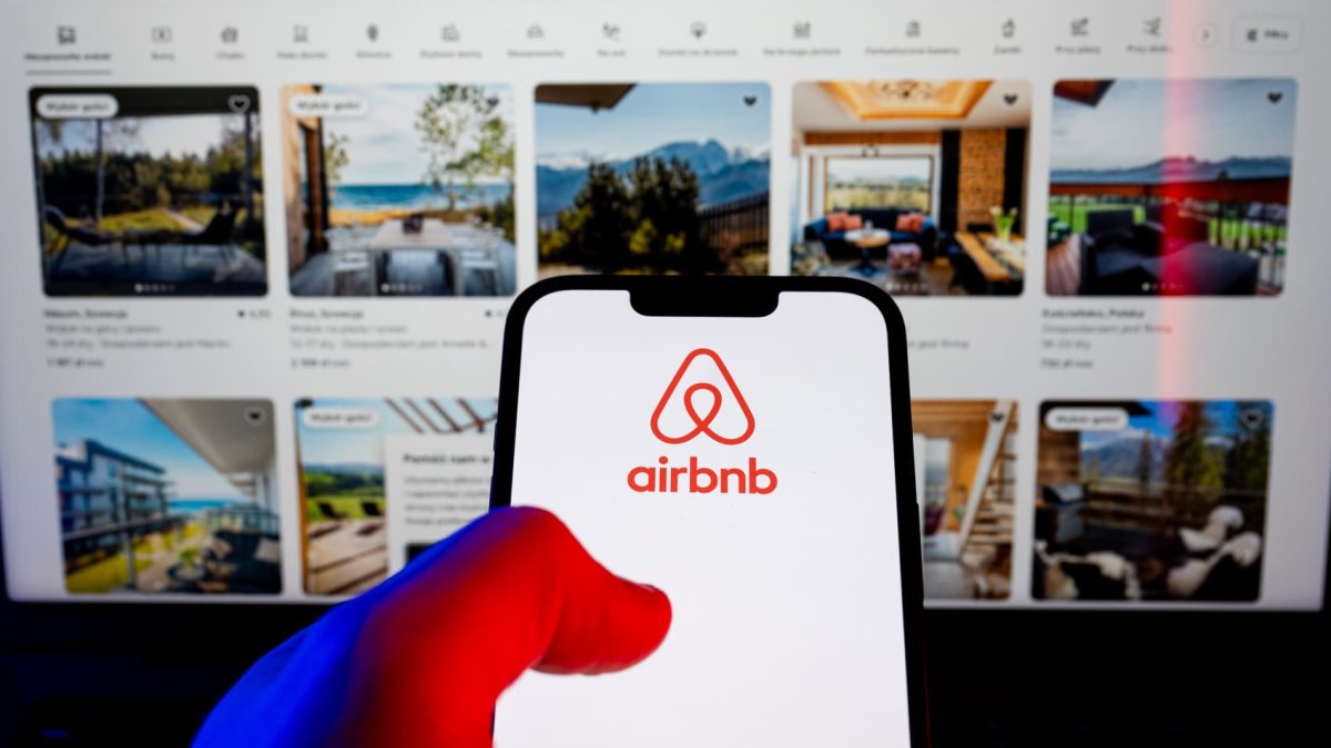 Airbnb launches redesigned app, new services business