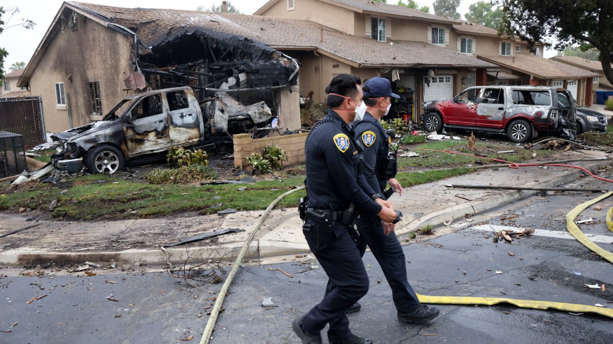 Plane Crash Kills 2, Injures 8, Damages San Diego Homes