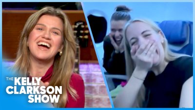 Kelly Clarkson meets best friends who went viral on TikTok for rare flight experience