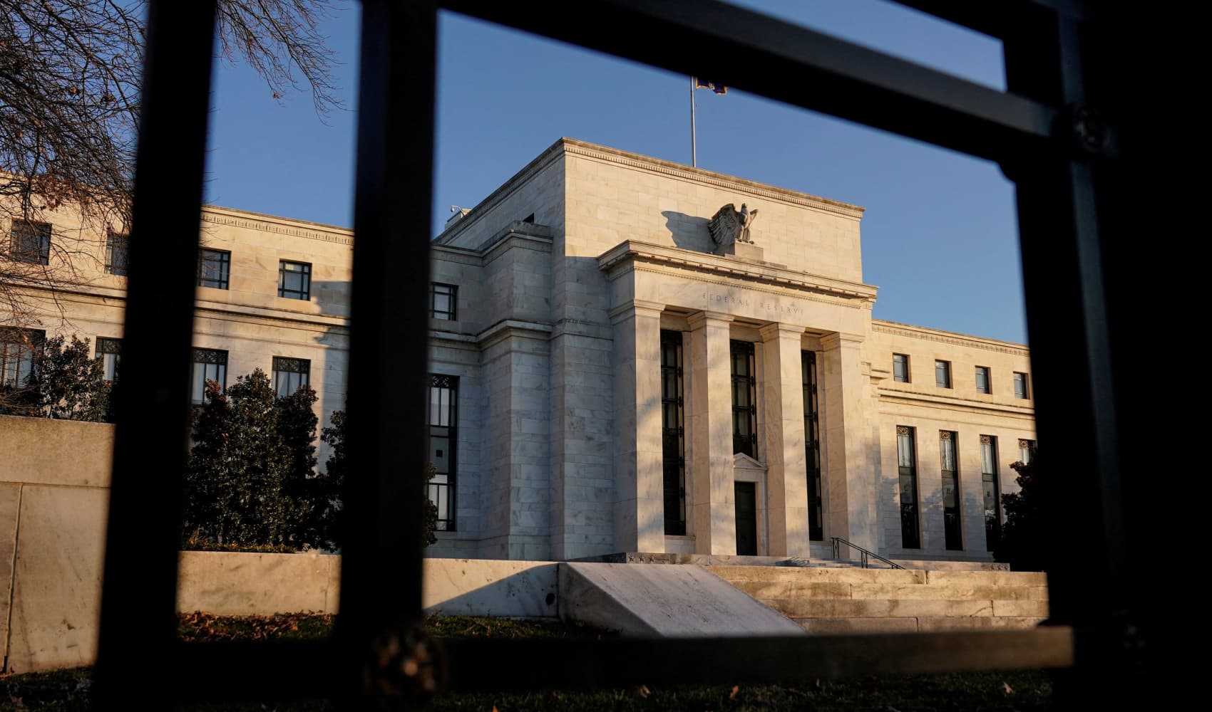 Precious Metals Boom: Why Silver and Platinum Are Outshining Gold in 2025