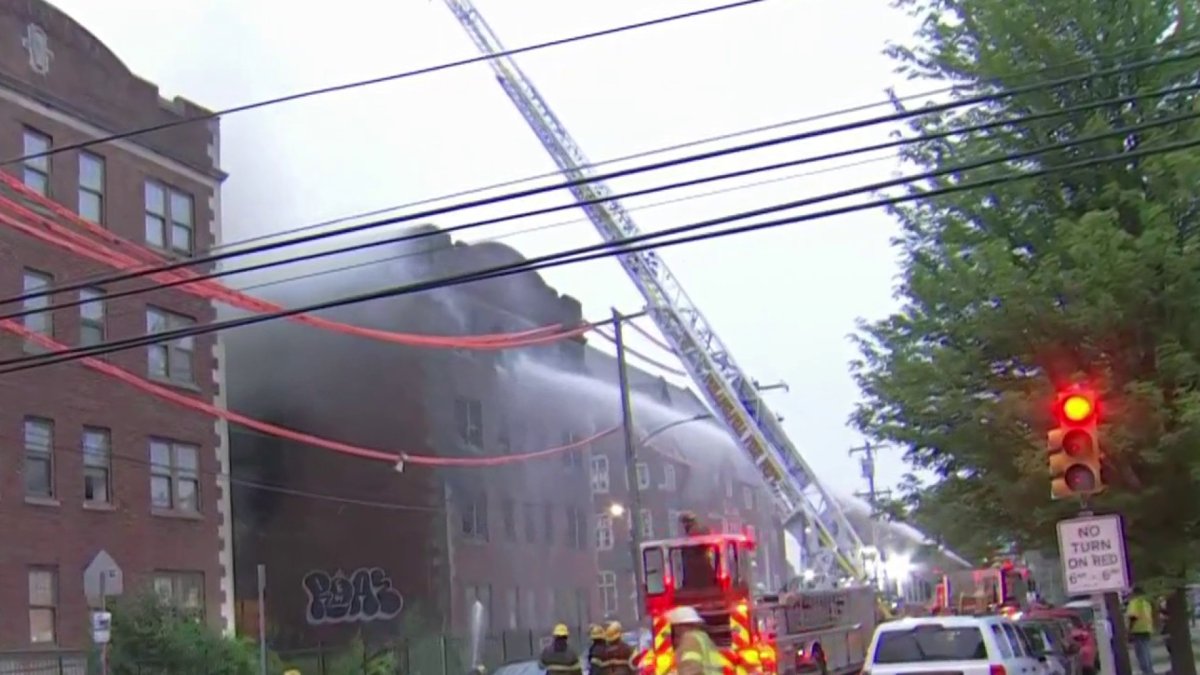 Massive blaze breaks out at Philadelphia apartment building – NBC10 ...