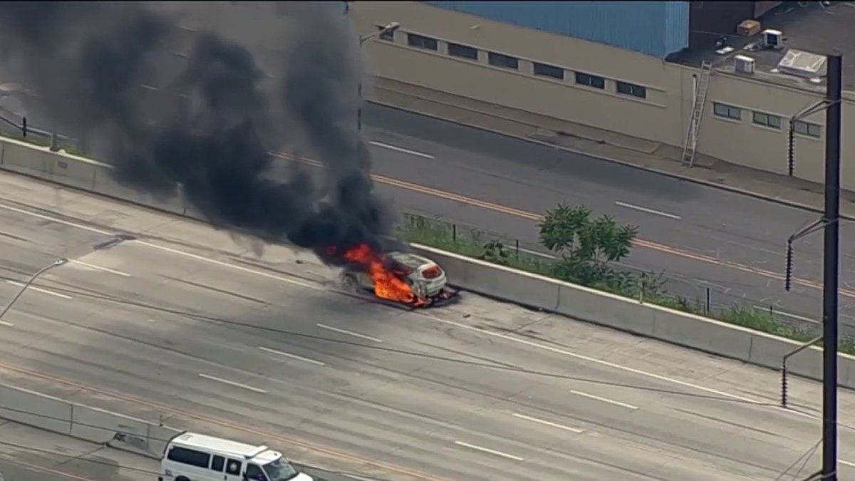 Car fire closes lanes on I-95 – NBC10 Philadelphia