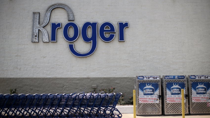 File. A Kroger grocery store in Houston, Texas, US, on Tuesday, July 9, 2024. Houston is baking under dangerous heat as more than 2 million homes and businesses in the area remain without power after Hurricane Beryl and signs of fuel shortages begin to emerge.