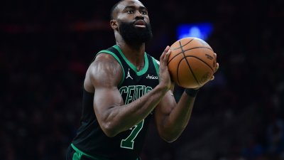 Jaylen Brown undergoes surgery on right knee