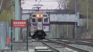 Overhead Railing Overhead wire issues halt SEPTA’s Cynwyd Regional Rail Line – NBC10 ...