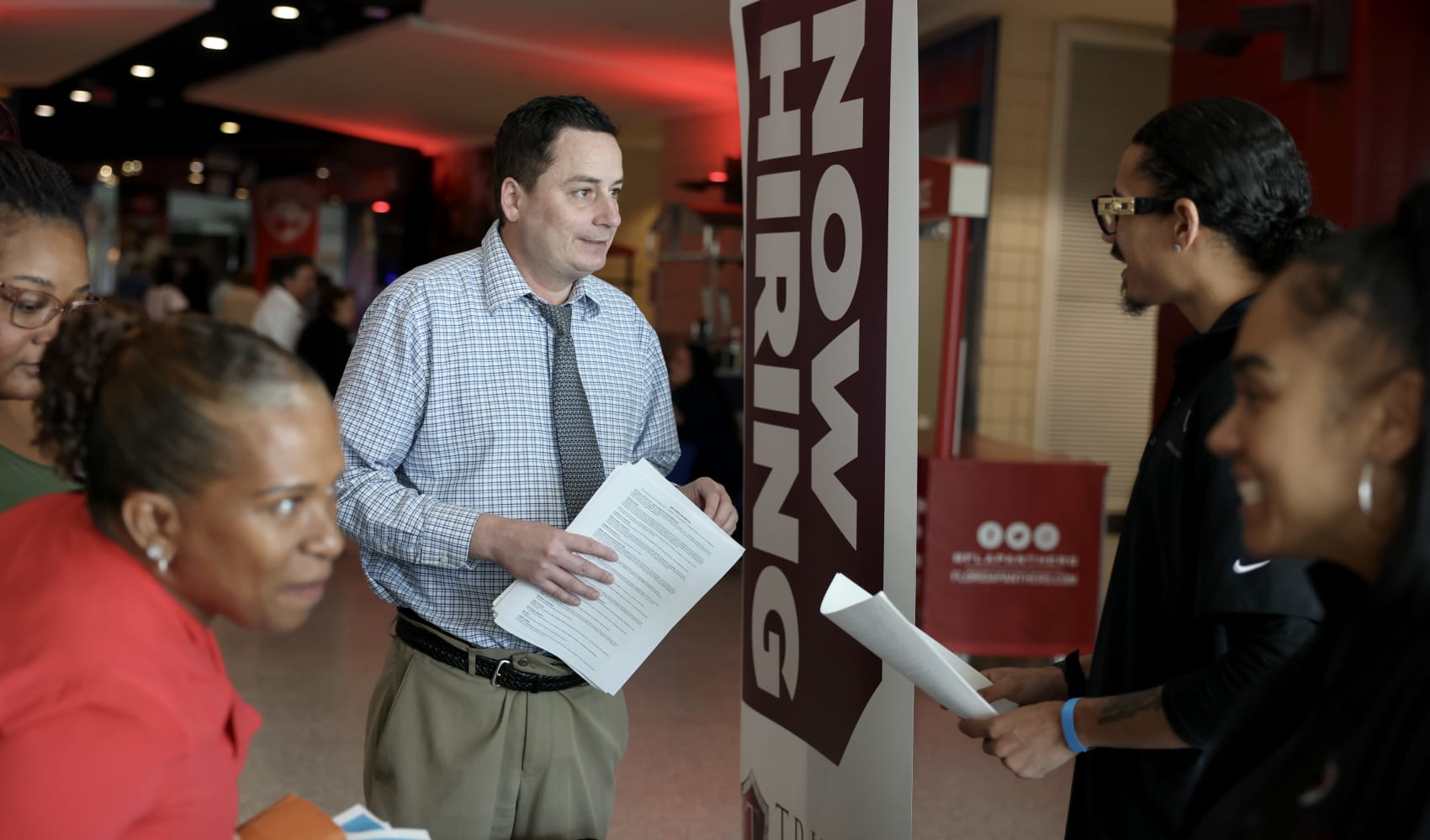US Jobs Rise in June, Growth Moderates