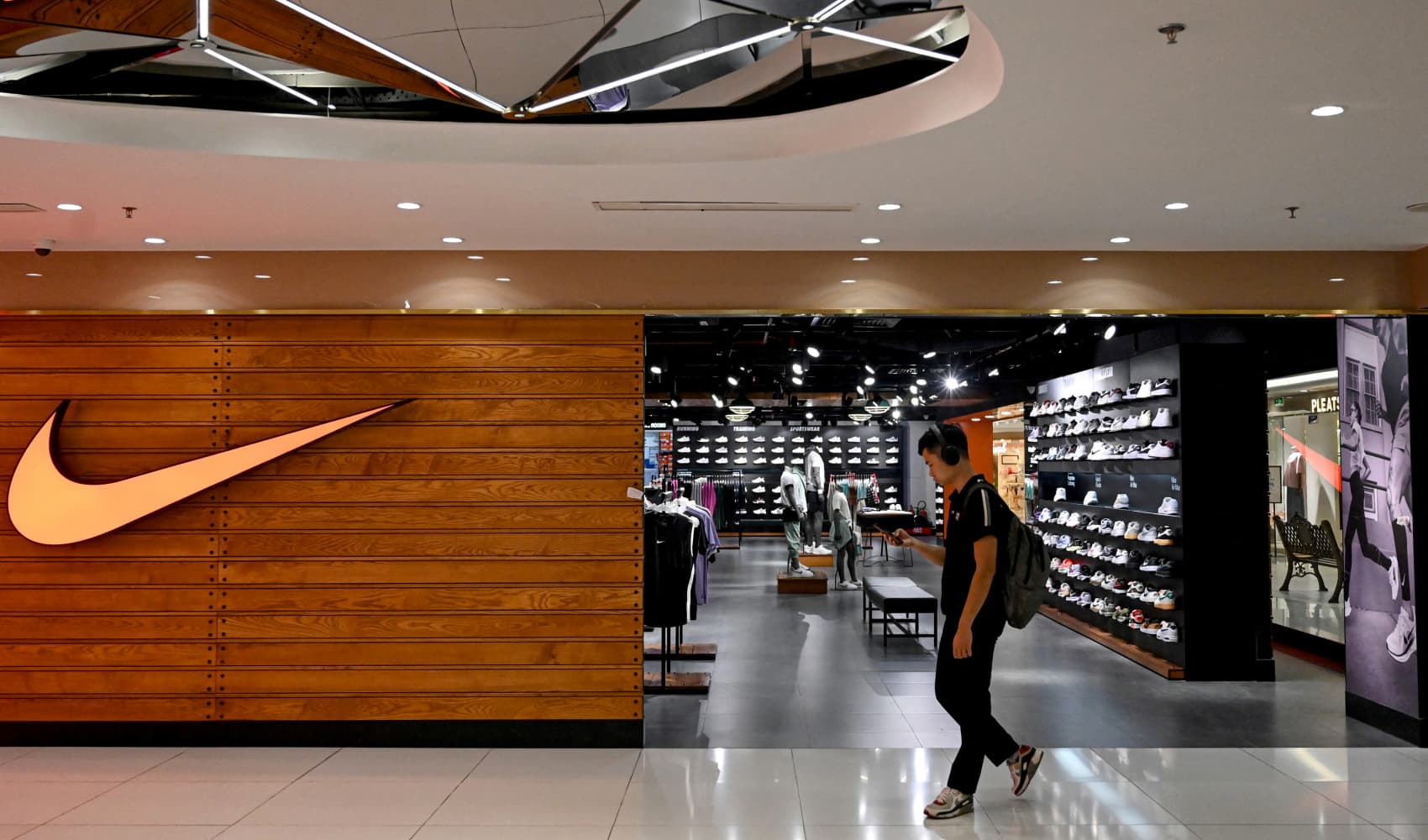 CNBC Daily Open: U.S. markets say ‘yes' to cheaper shoes from Vietnam, ‘eh' to job losses