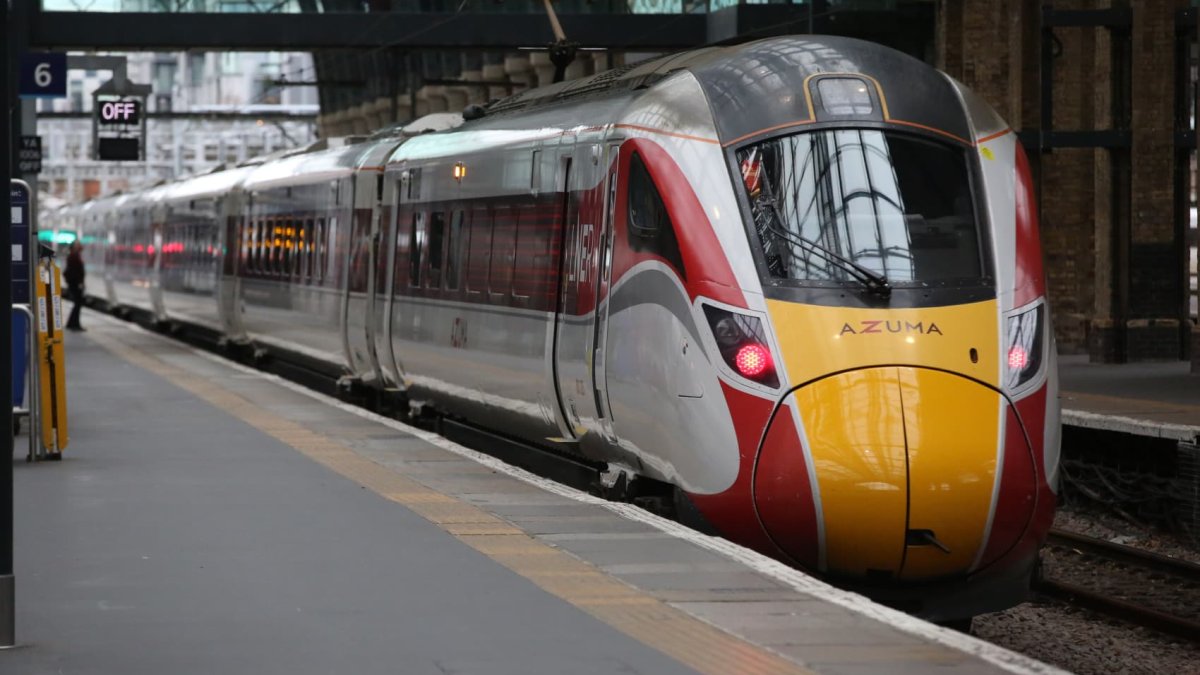 UK to Renationalize Railways by 2027 Amid Challenges
