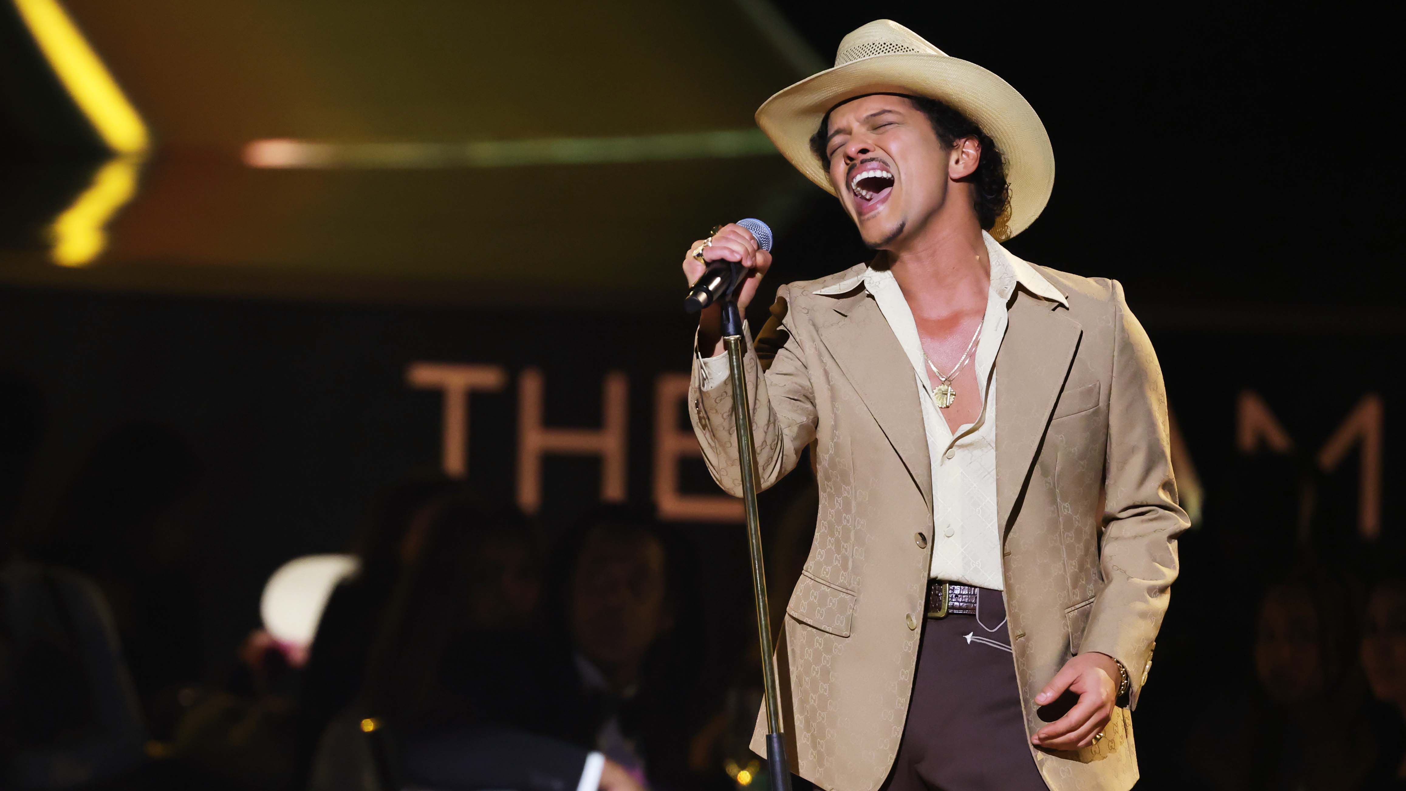 Bruno Mars Denies $50M Gambling Debt Following Blackpink LA Performance