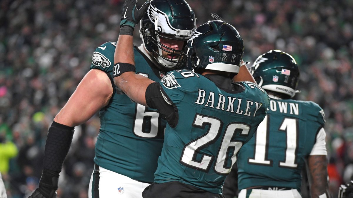 Eagles’ Saquon Barkley Eyes Repeat 2,000-Yard Season Amid Historic Odds