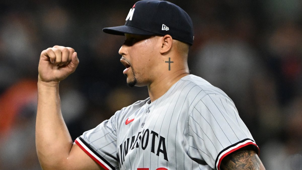 Phillies Trade Top Prospects for Twins Closer Jhoan Duran