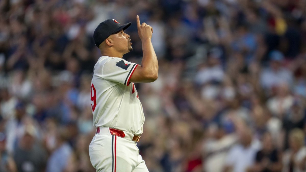 Phillies Acquire Closer Jhoan Duran from Twins