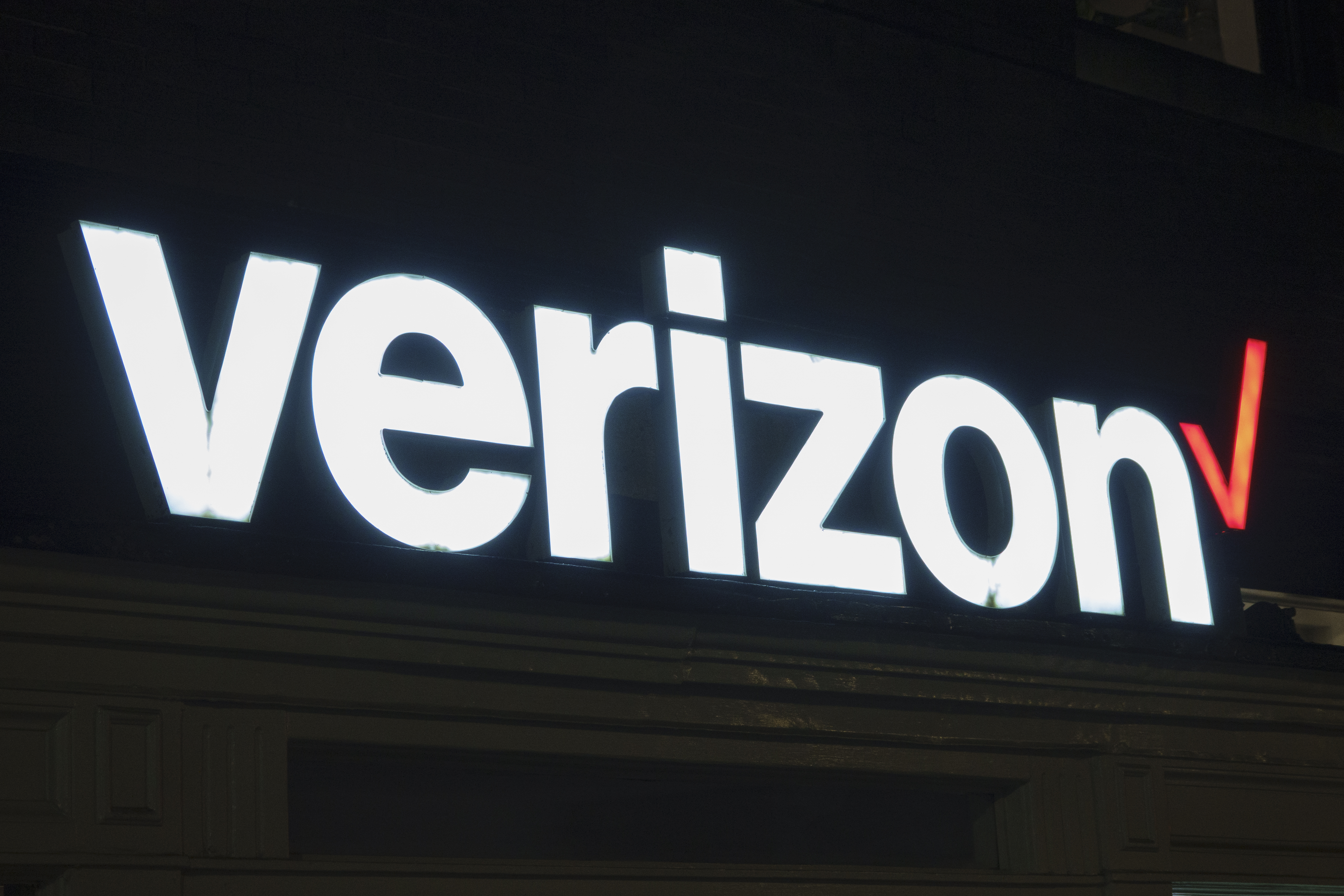 Verizon Promises Account Credits After Outage Gets Restored