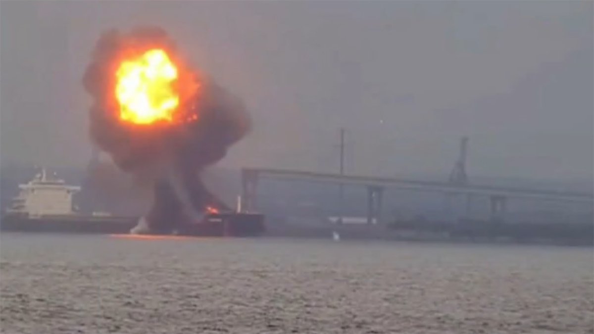 Explosion rocks cargo ship carrying coal in Baltimore – NBC10 Philadelphia
