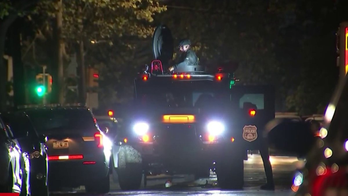 Philly police responding to barricaded suspect who fired shots at ...