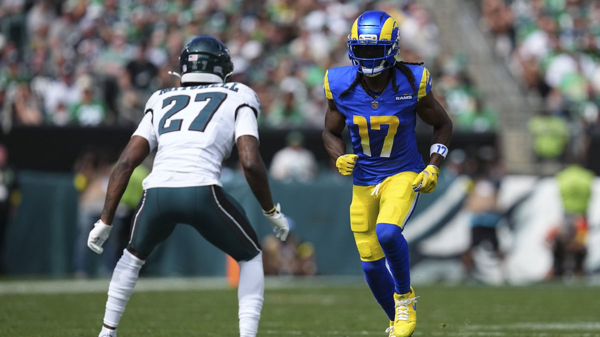 Eagles Edge Rams 33-26 Behind Mitchell's Dominant Coverage