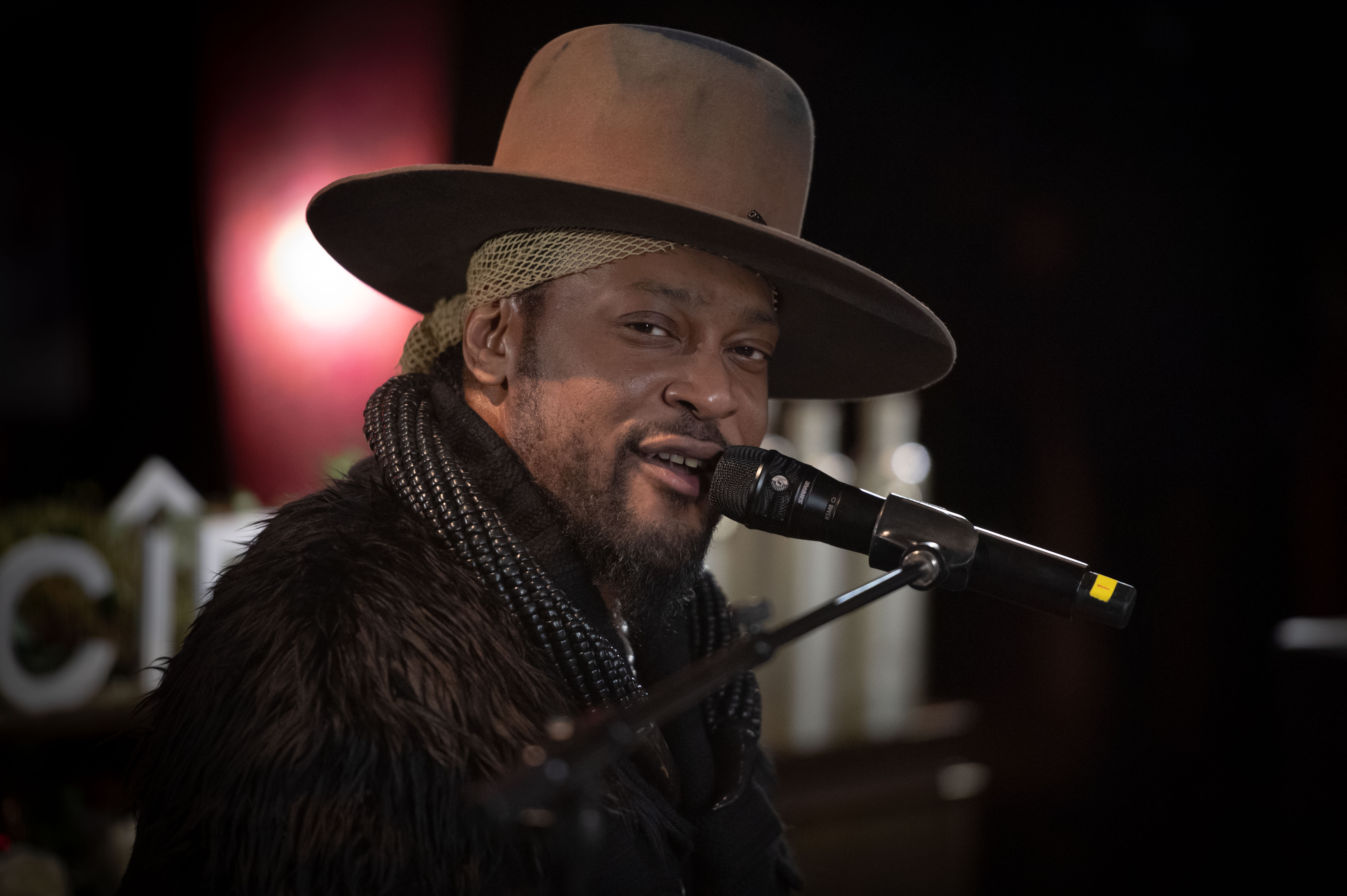 R&B singer D'Angelo dies after private battle with cancer