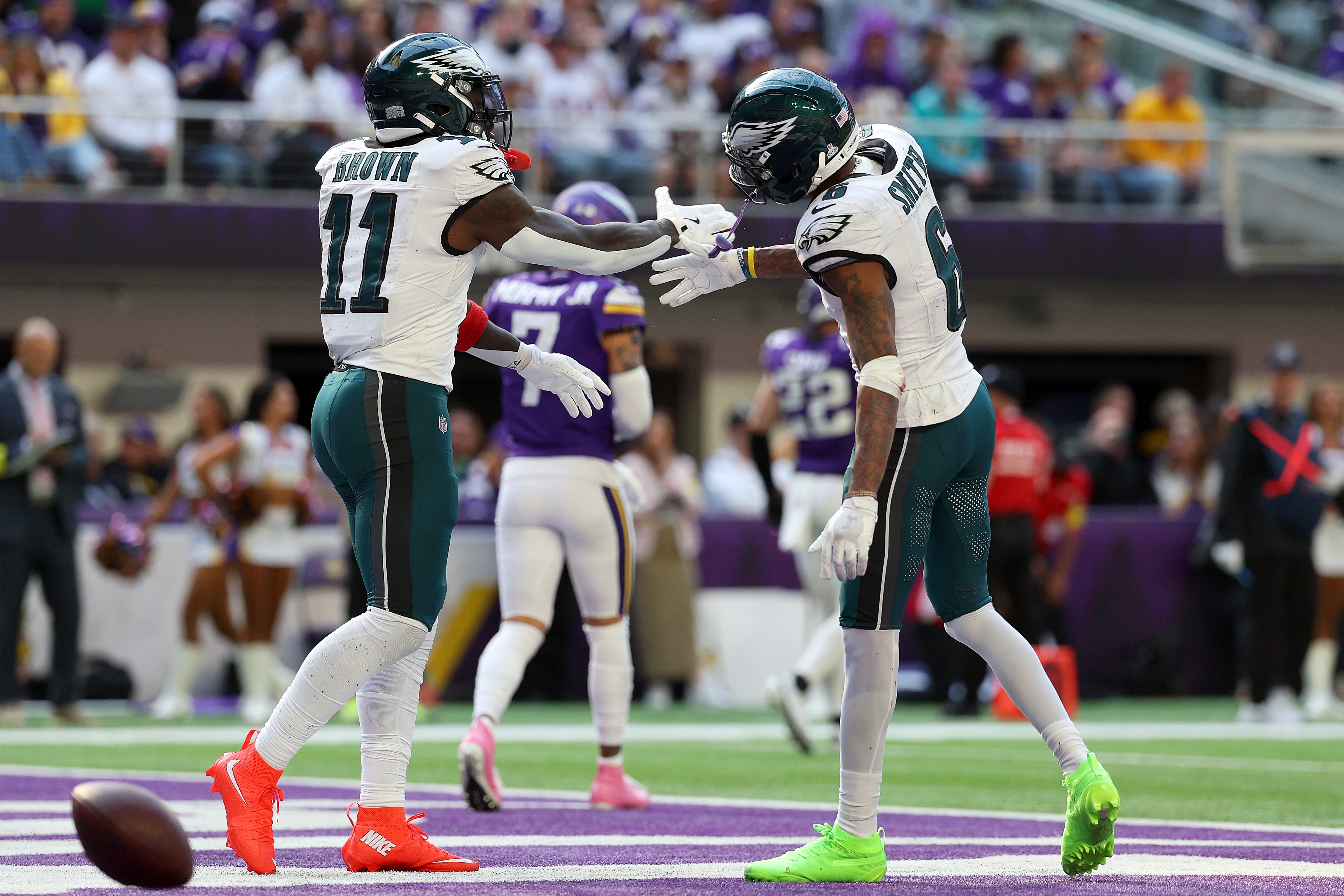 Devonta Smith, AJ Brown shine in Eagles’ Week 7 win – NBC10 Philadelphia