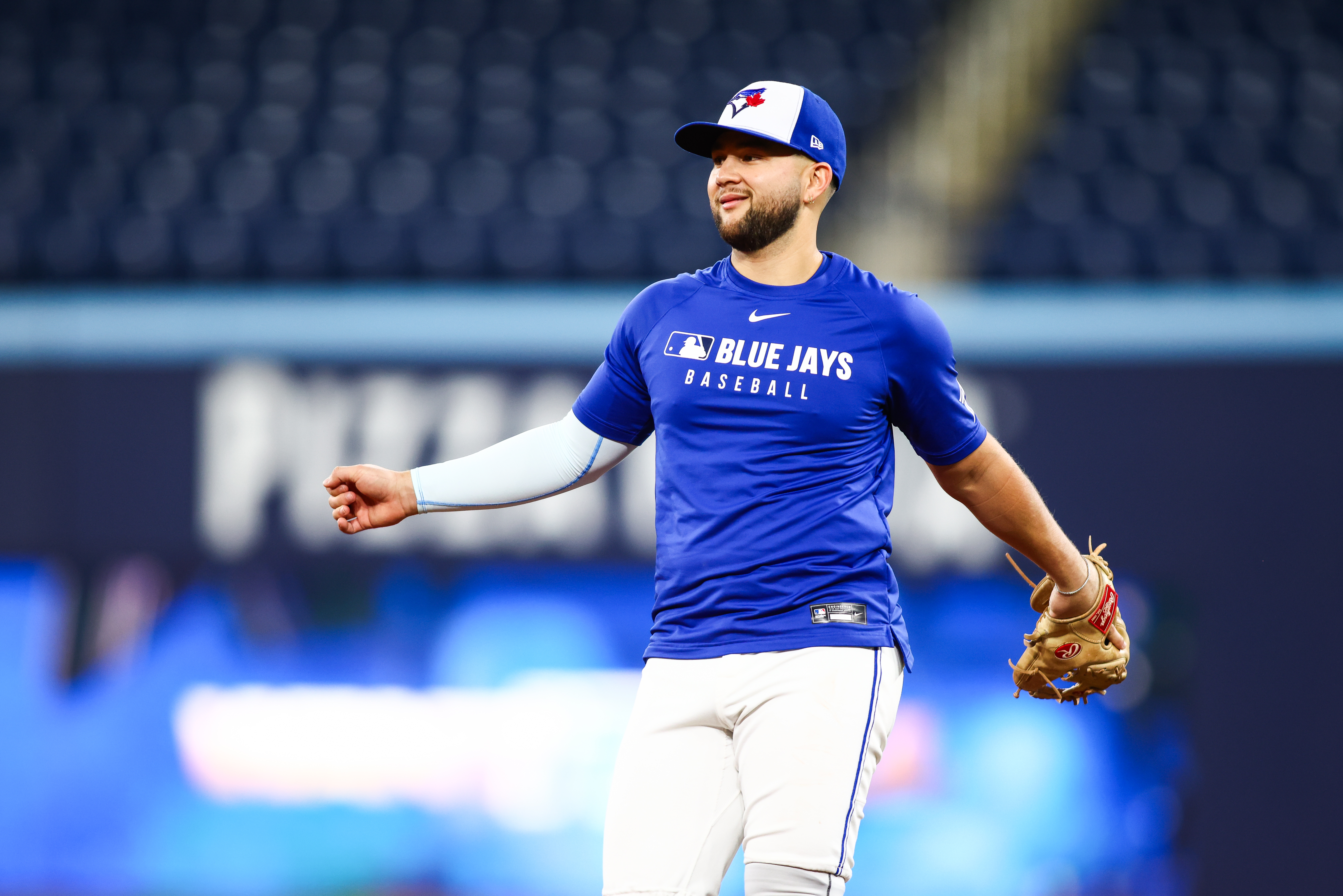 Blue Jays Adjust World Series Lineup Amid Bichette Injury Uncertainty