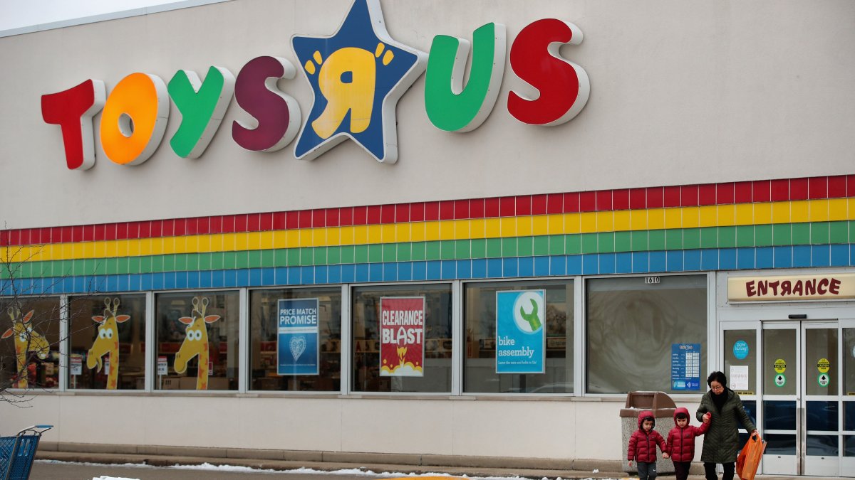 Toys ‘R’ Us opening holiday pop-up stores in the Philadelphia region. See where – NBC10 Philadelphia