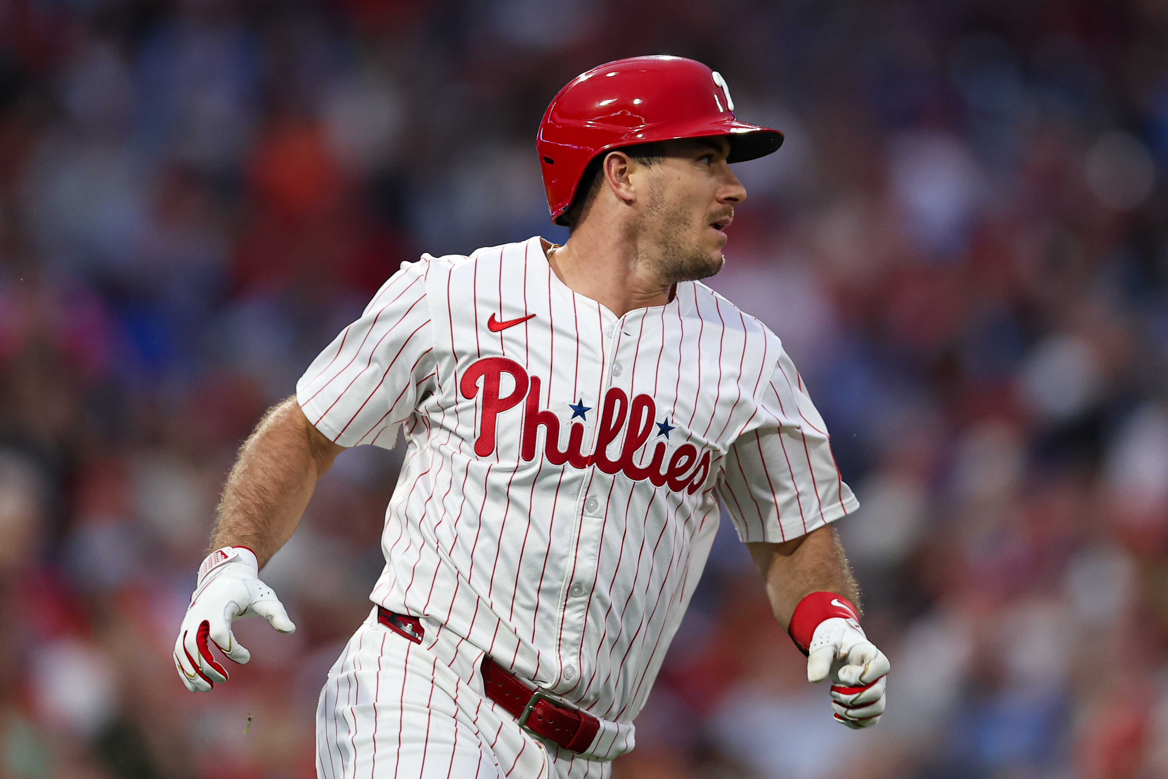 Phils and Realmuto reunite with new three-year deal