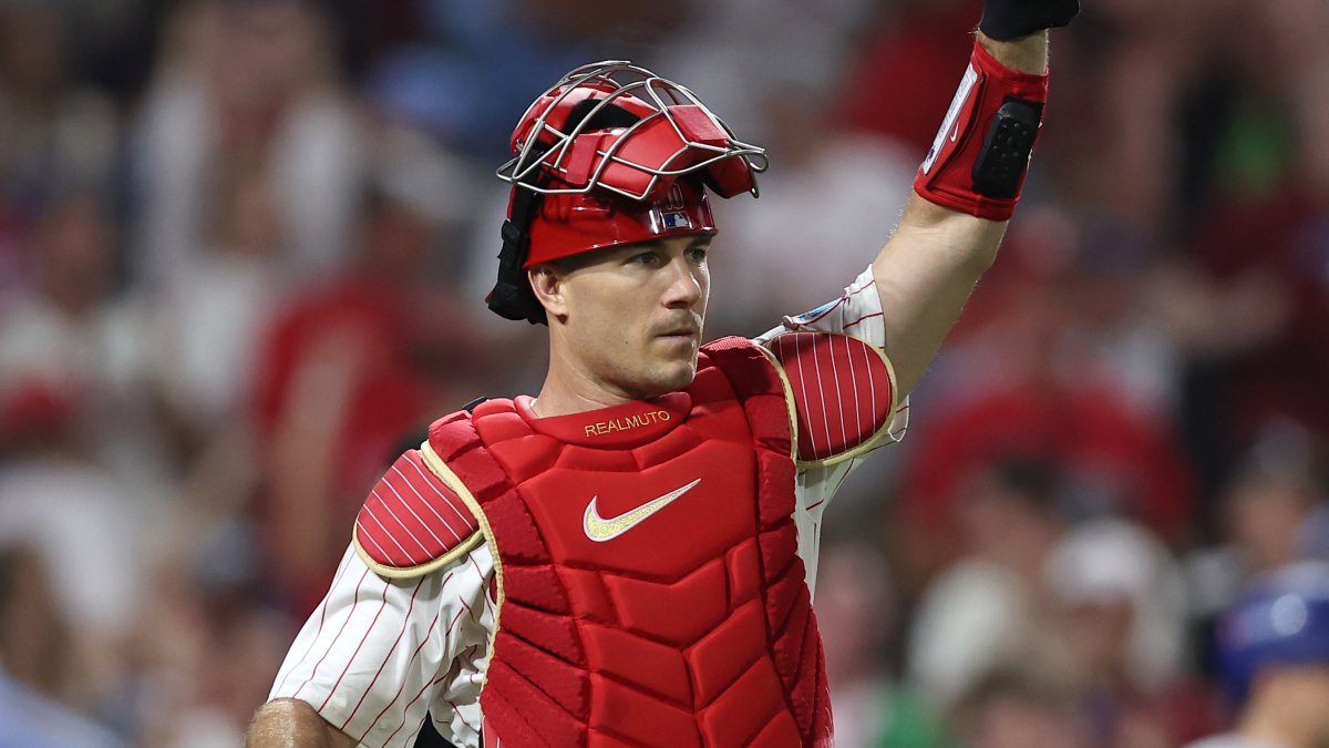 Phillies Weigh Future of Veteran Catcher J.T. Realmuto Amid Free Agency