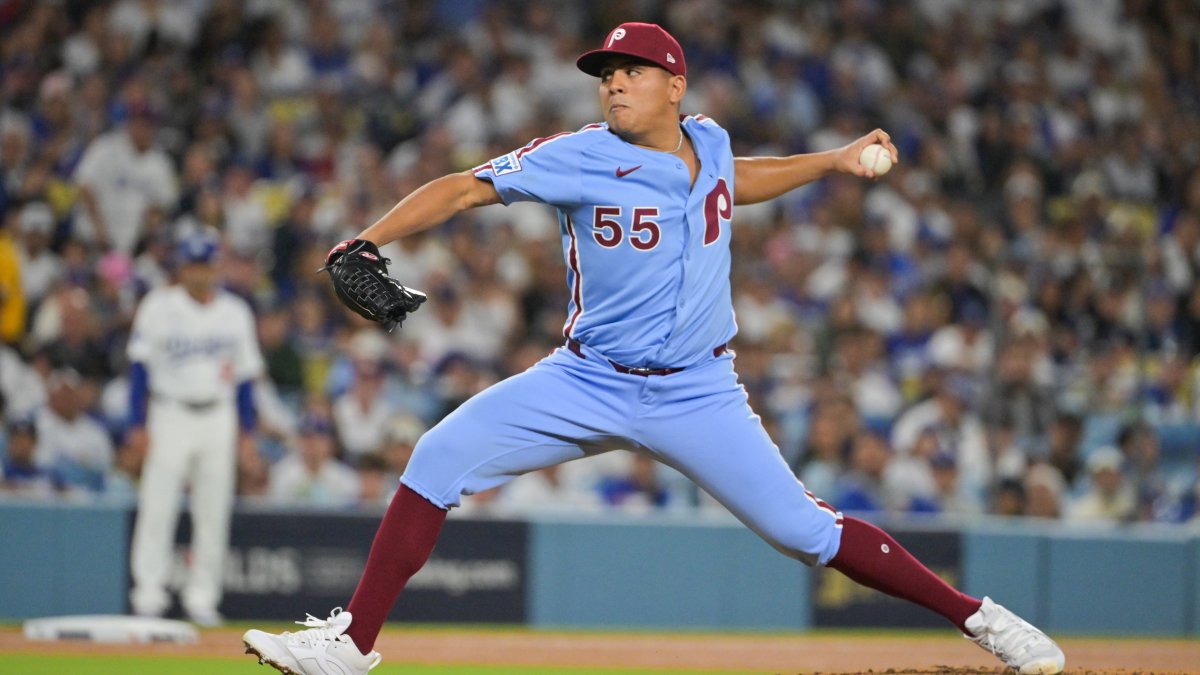 Follow along for live updates from Los Angeles as the Phillies fight to keep their postseason hopes alive in Game 3 of the NLDS against the Dodgers.