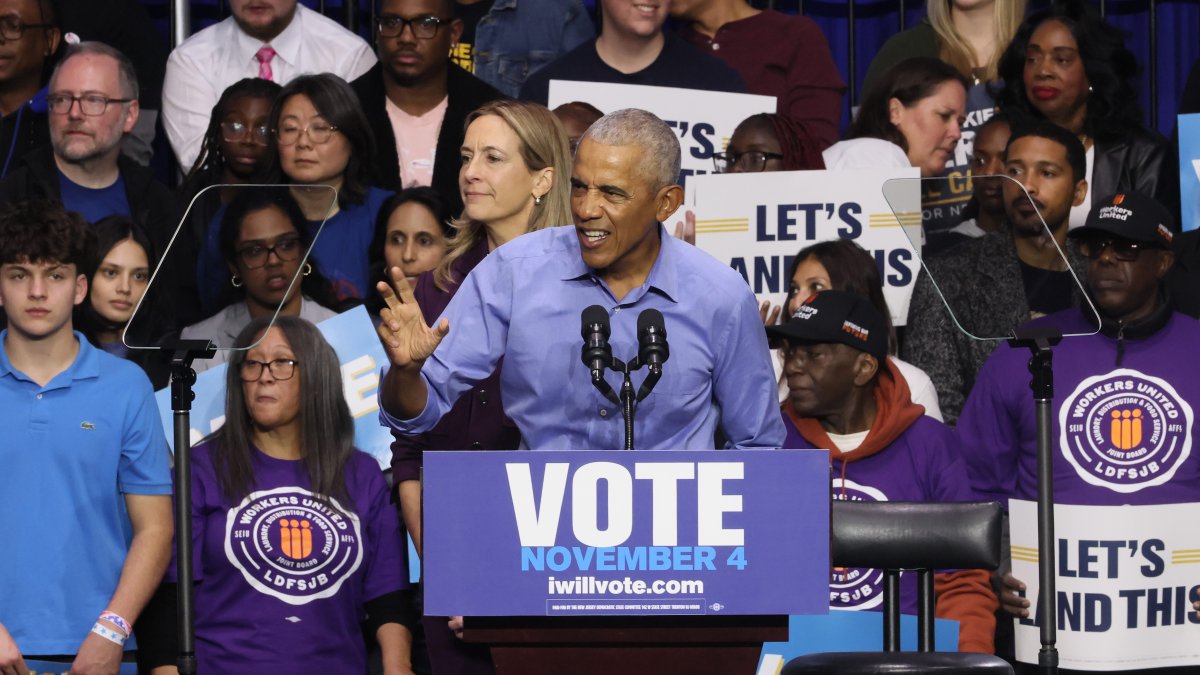 Obama rallies in New Jersey on Saturday for campaign push before Election Day