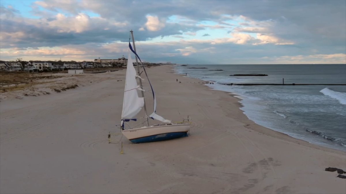 Community says stranded sailboat on Jersey Shore beach is safety concern