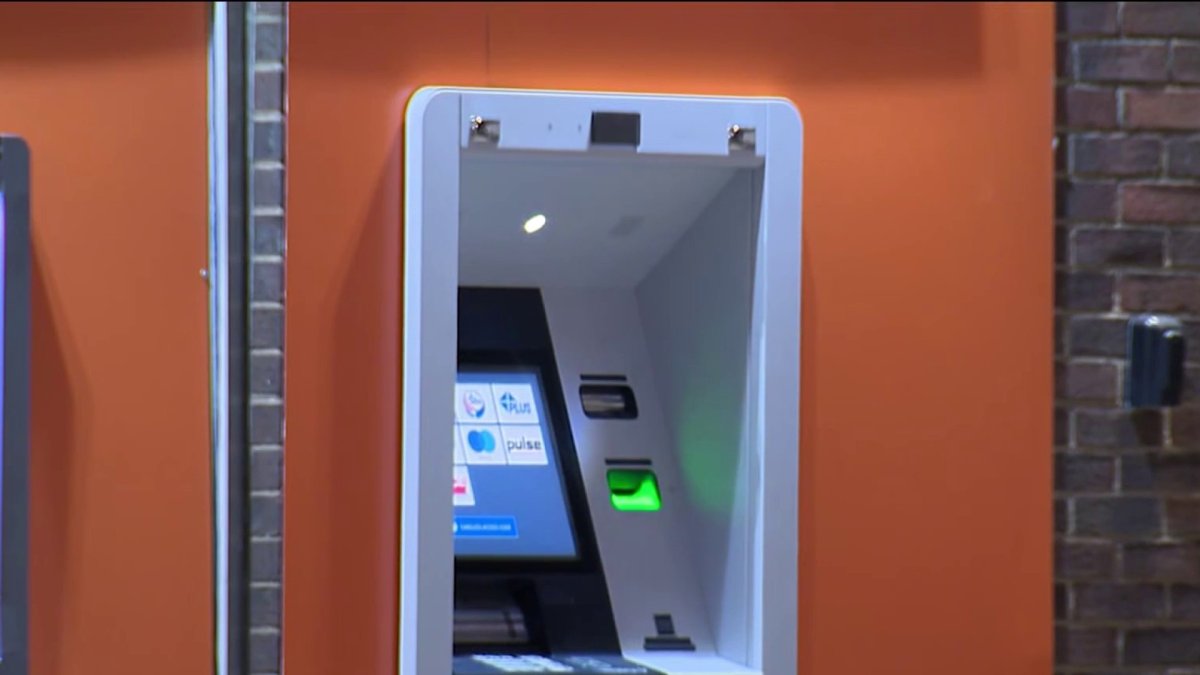 5 armed robberies reported in 6 hours in several Philadelphia neighborhoods