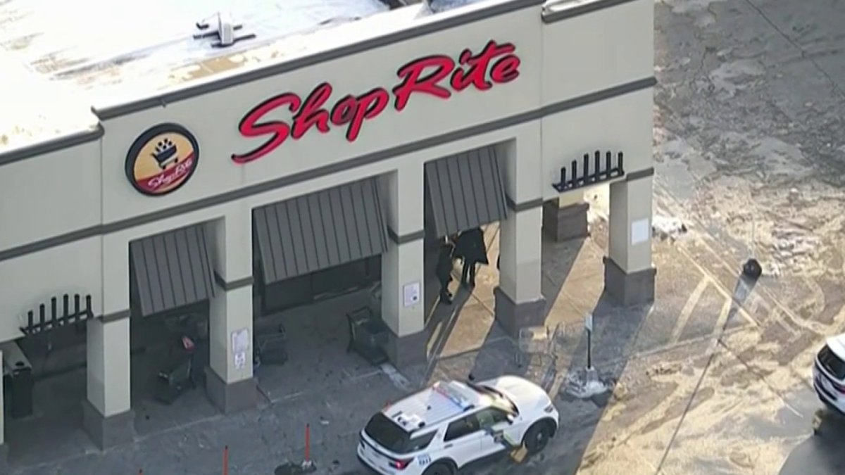 Man shot inside South Philly grocery store entrance – NBC10 Philadelphia