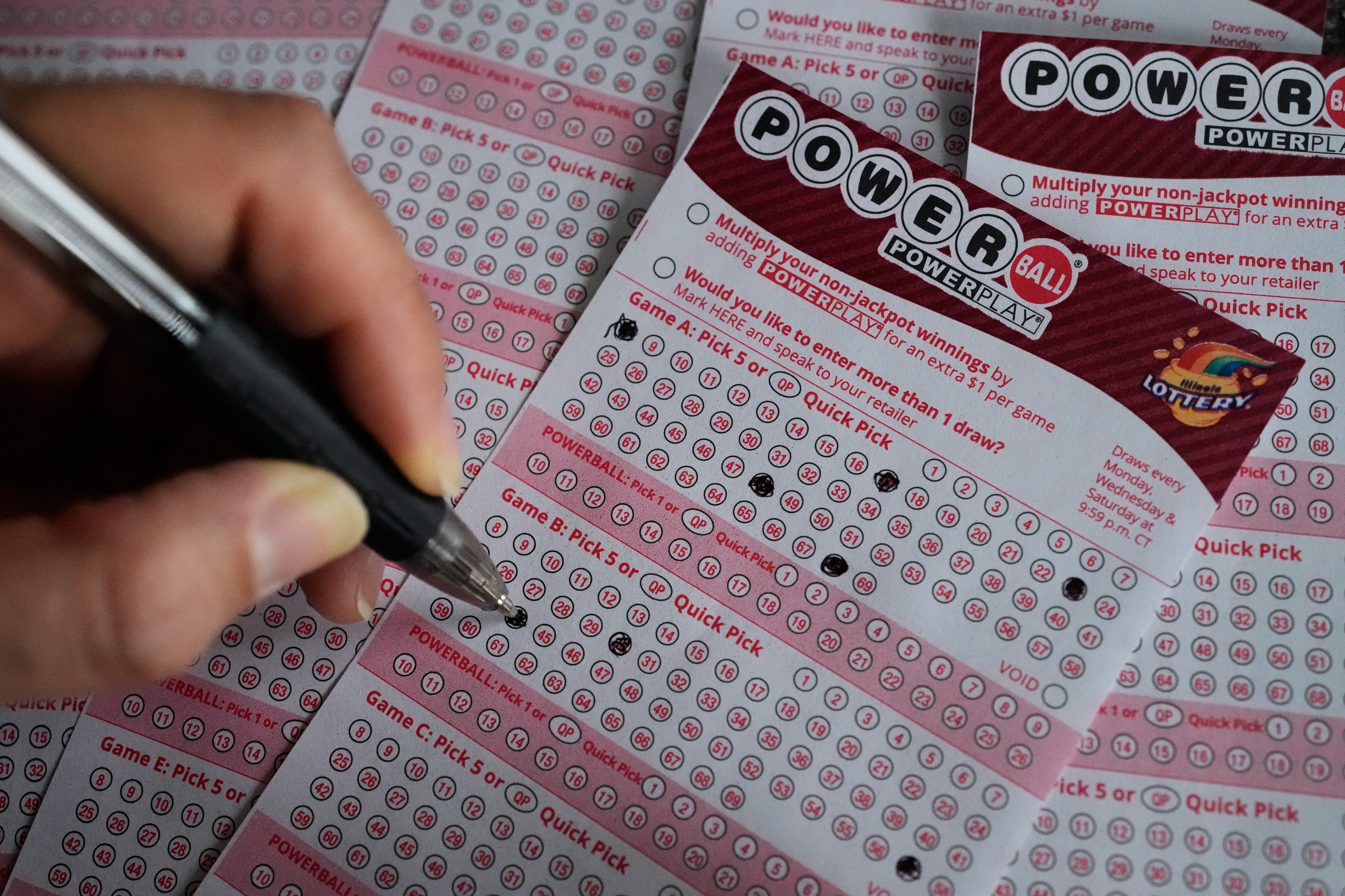 A look at largest U.S. jackpots as Powerball prize raises to $1.25B