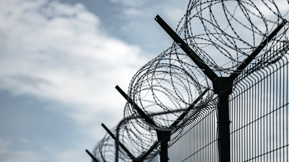 Atlantic County corrections officer sentenced to prison for smuggling ...