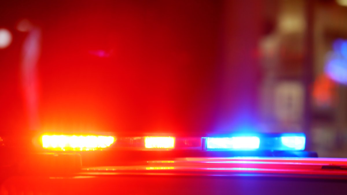 4 blessés dans l’accident d’une ambulance dans le sud-ouest de Philadelphie, selon les responsables – NBC10 Philadelphie