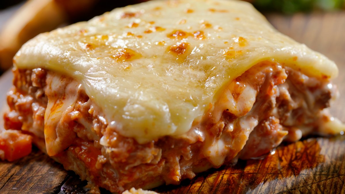 ‘Lasagna battery': Why you shouldn't bake your pasta dish in a steel pan