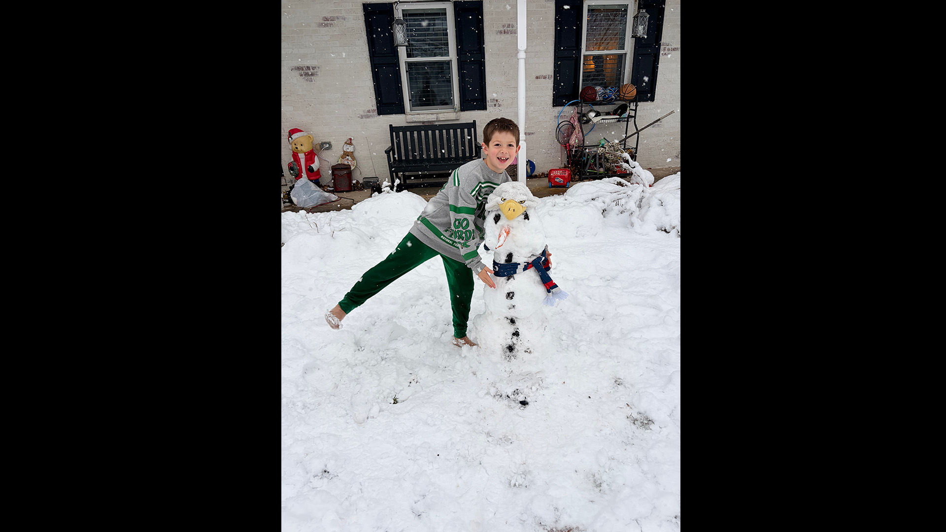 Eagles-themed snowman.