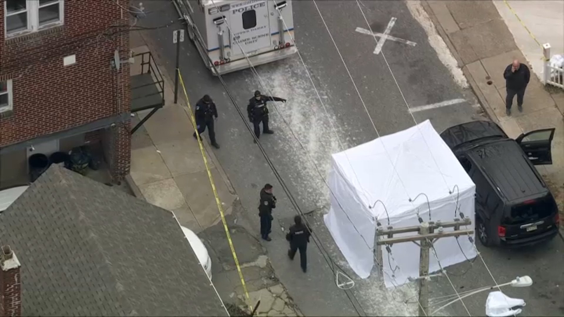 Man kills woman, then shoots himself during custody exchange, police say