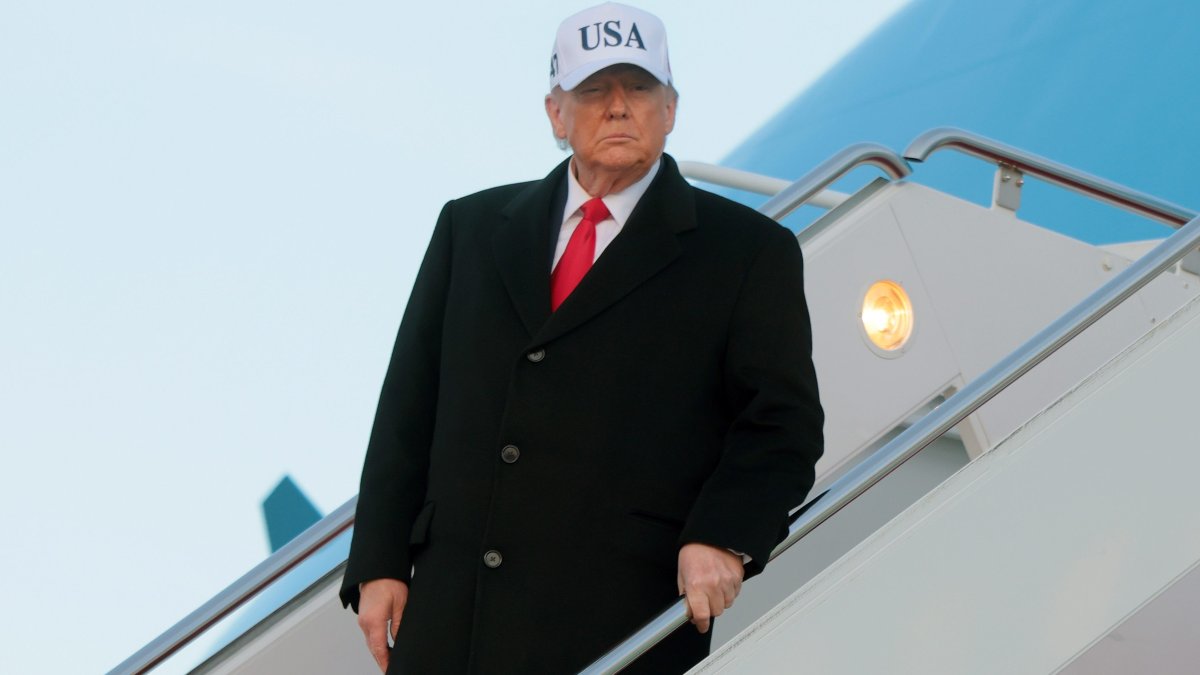 Trump would want military action in Iran to be swift and decisive, sources say