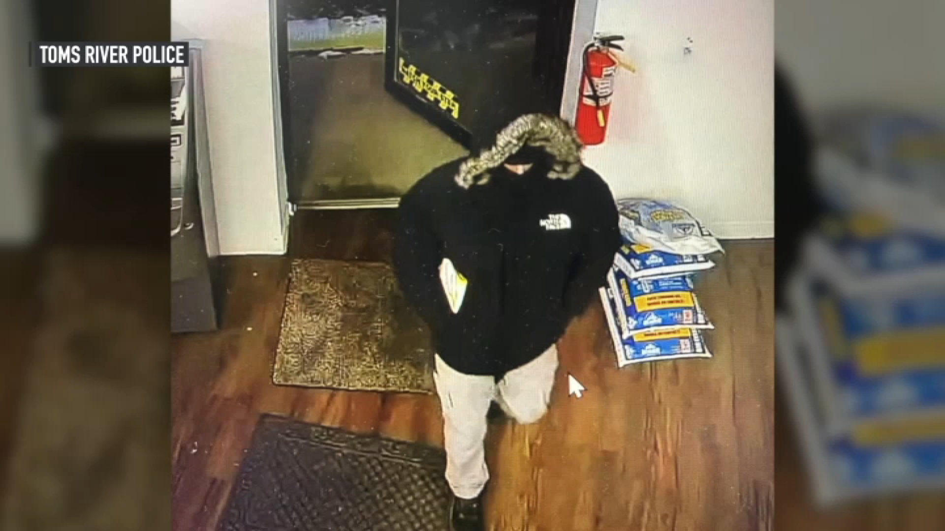 Woman escapes after robber tries to tie her up inside NJ smoke shop, police say