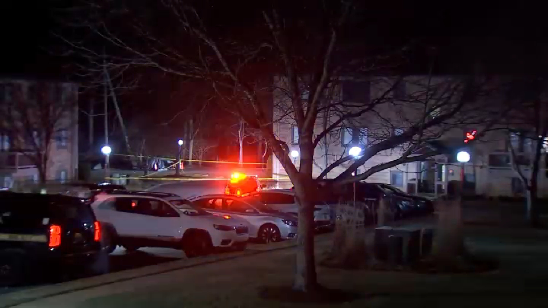 Woman and teen shot in Wilmington apartment building complex on Monday night