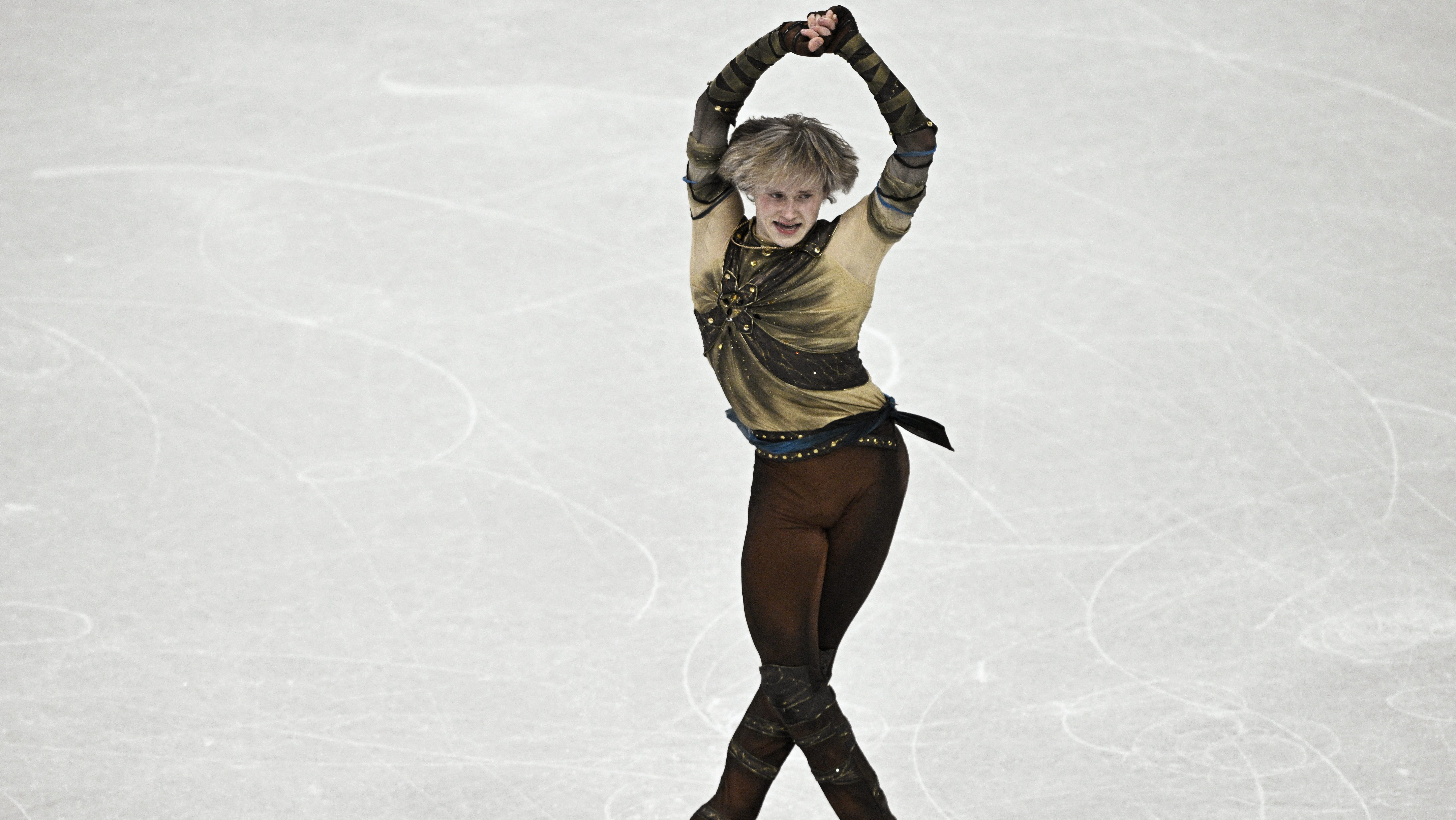 Olympics Day 1 recap: U.S. maintains figure skating lead; USA women's hockey dominates