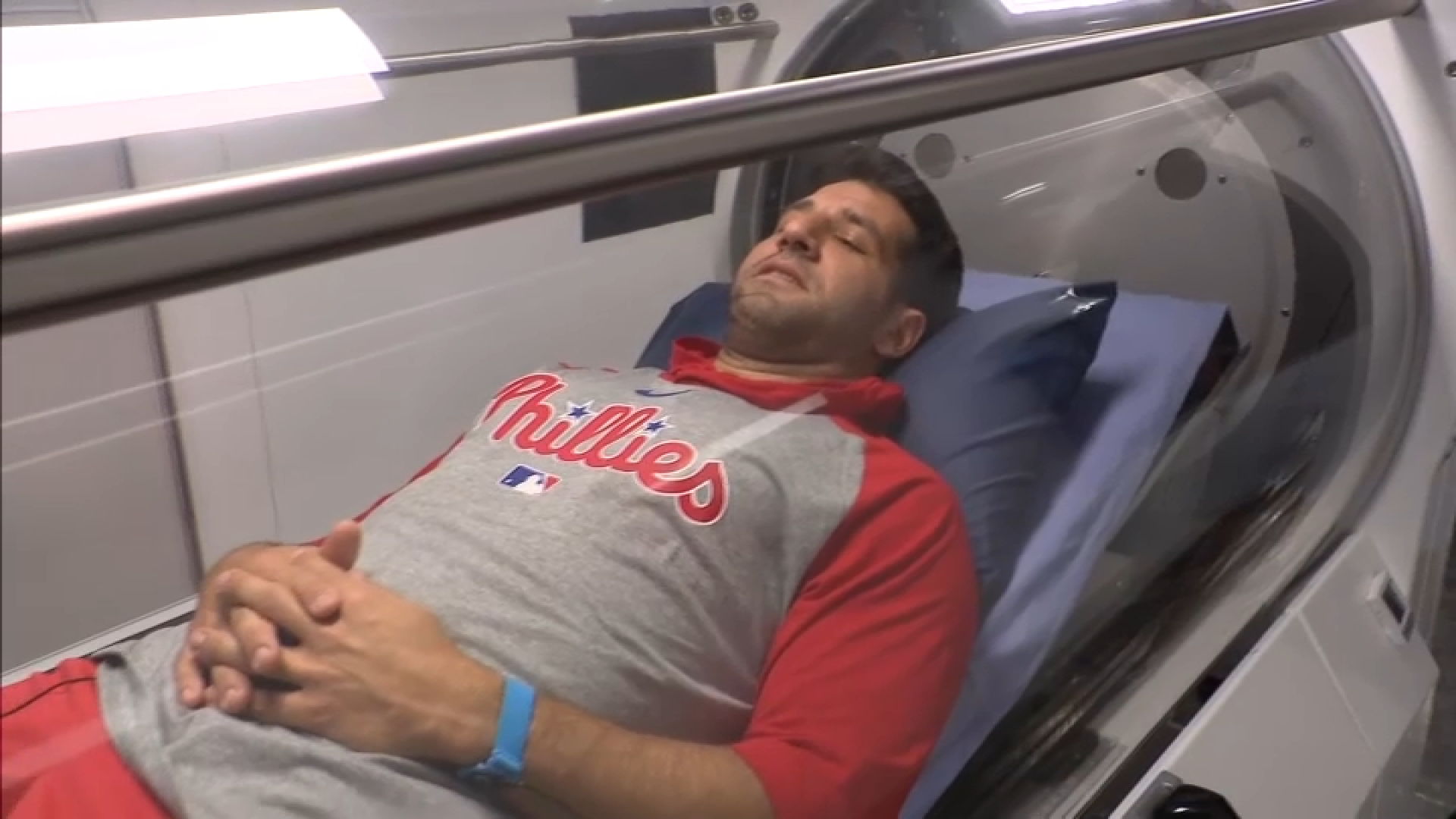 Phillies become first MLB team to use Hyperbaric Oxygen Therapy